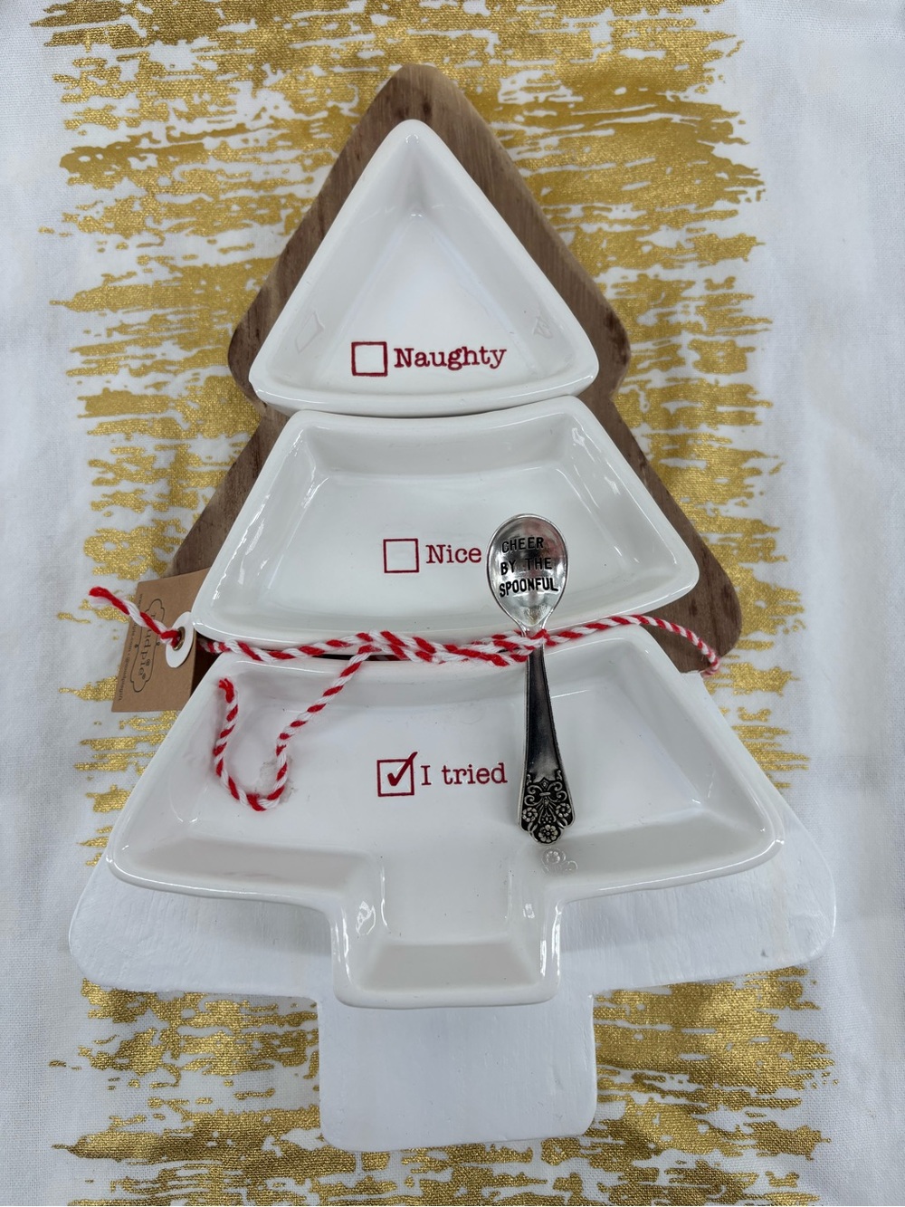NWT Mud Pie White Tree-Shaped Ceramic Snack Tray Cutting Board. Entertainment.
